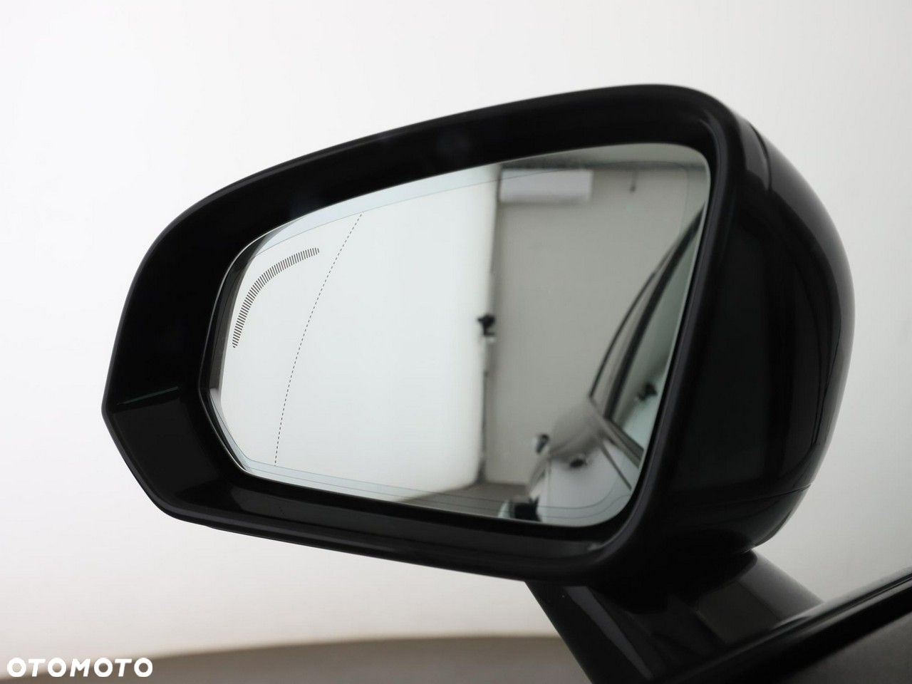 Volvo V90 D4 R-Design - 37