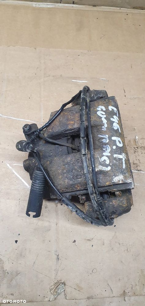 Zacisk hamulcowy prawy tył tylny BMW 3 E46 - 1
