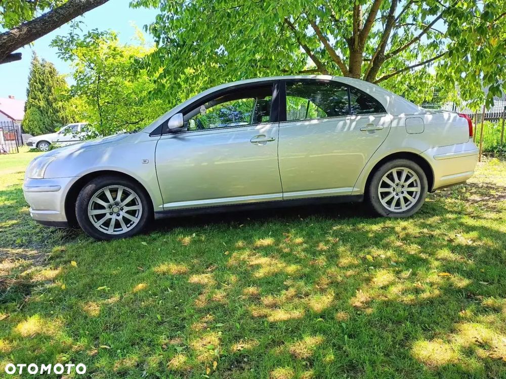Toyota Avensis 2.0 D-4D Sol - 14