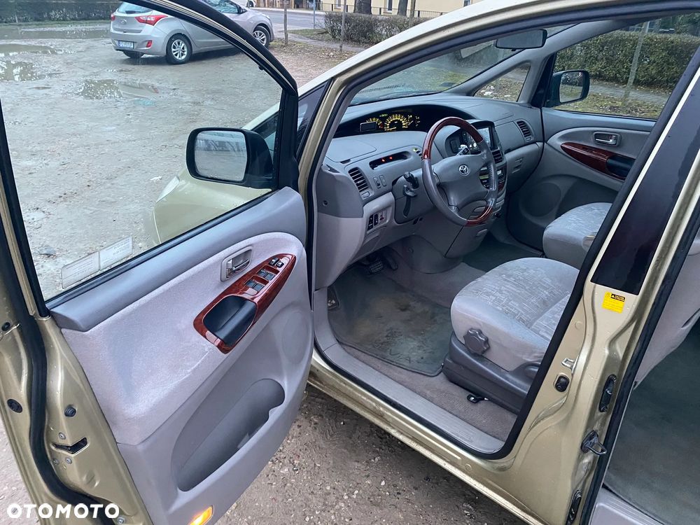 Toyota Previa - 12