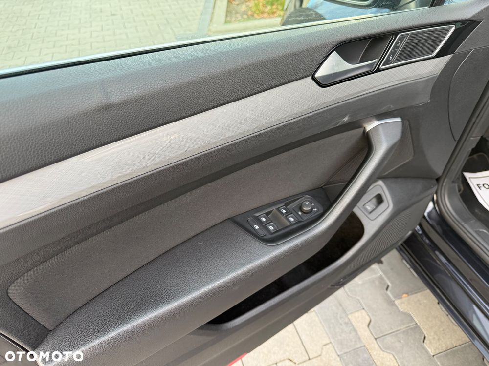 Volkswagen Passat 2.0 TDI EVO Business - 23