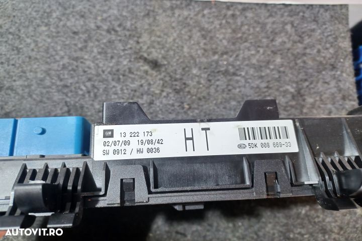 Panou sigurante si relee 13222173 Opel Astra H [2004 - 2007] Hatchbac - 4