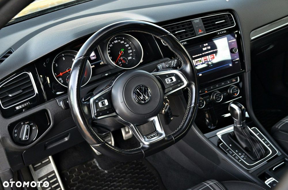 Volkswagen Golf - 16