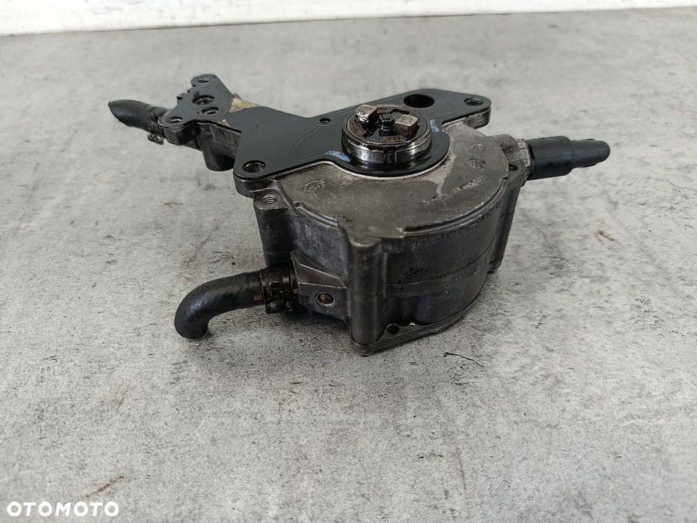 POMPA VACUM VW TOURAN I 038145209C BOSCH 1.9 TDI - 2