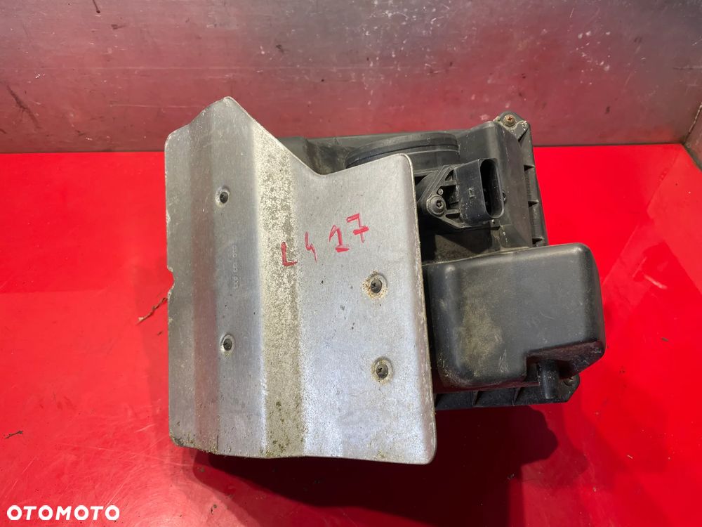 AUDI A4 B7 OBUDOWA FILTRA POWIETRZA 03G133835 - 1