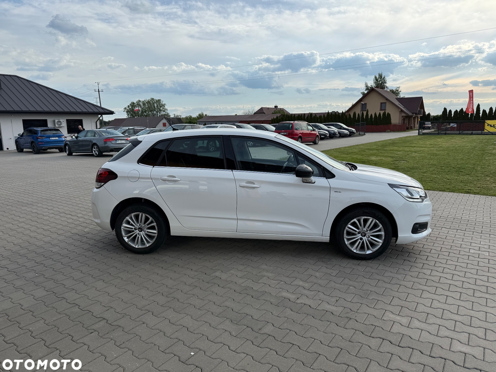 Citroën C4 e-HDi 115 Selection - 11