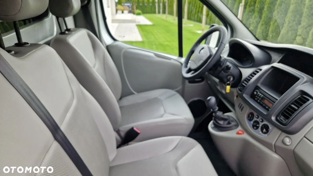 Opel Vivaro - 10