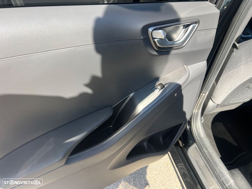 Hyundai Ioniq 1.6 GDI HEV Hybrid Tech - 26