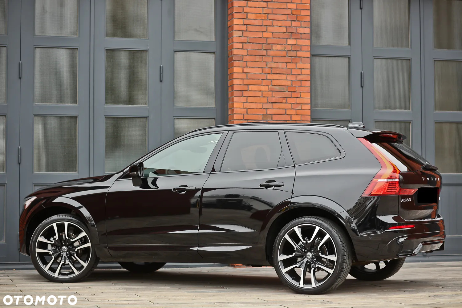 Volvo XC 60 B5 B AWD Geartronic RDesign - 11