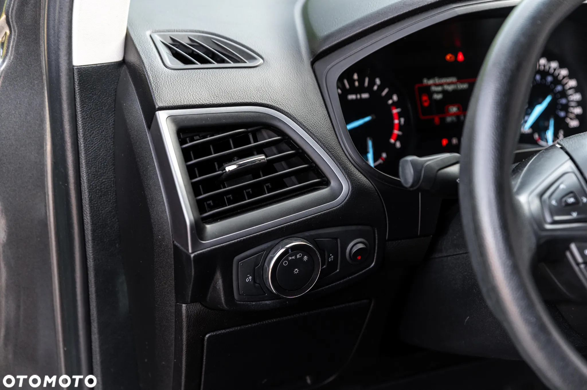 Ford Edge - 32
