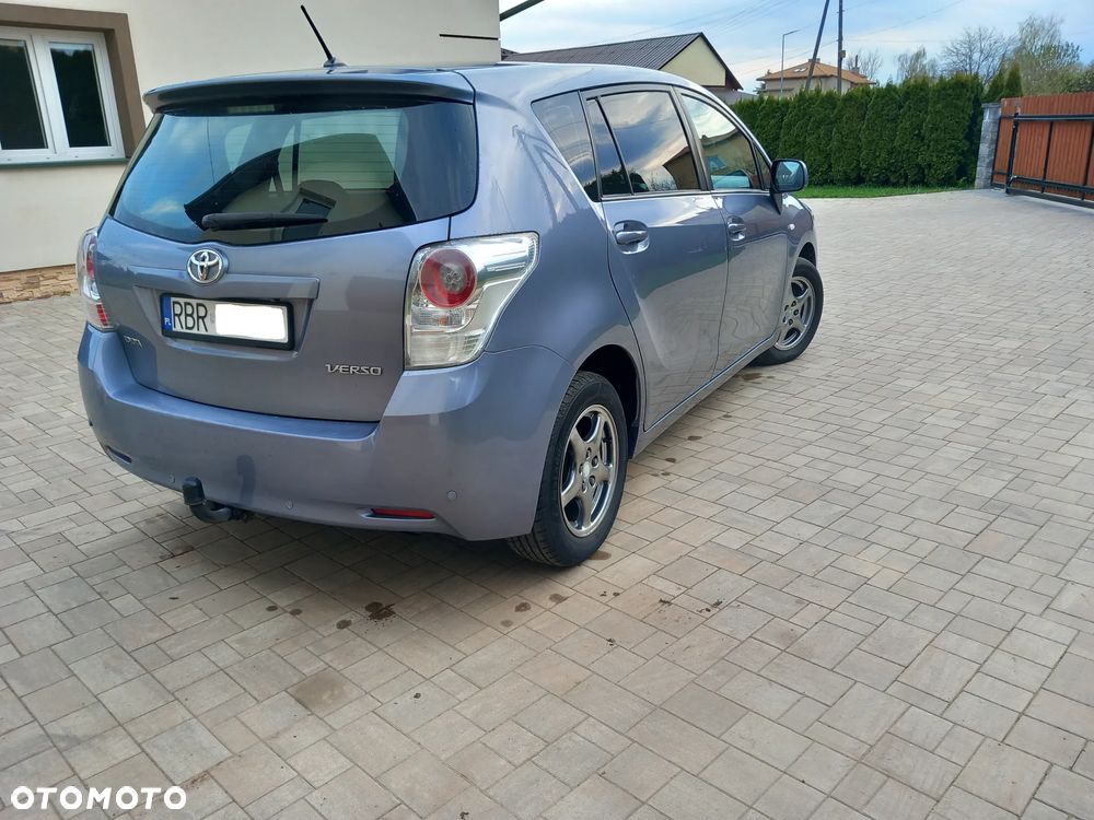 Toyota Verso 2.0 D-4D - 10