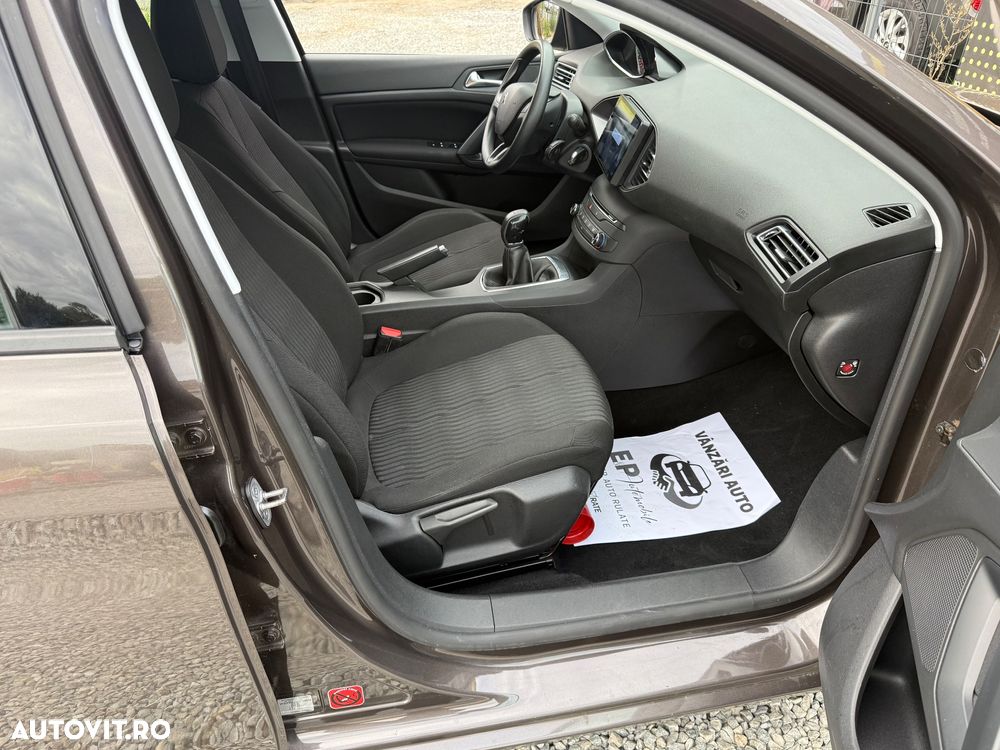 Peugeot 308 1.2 L PureTech Active - 13