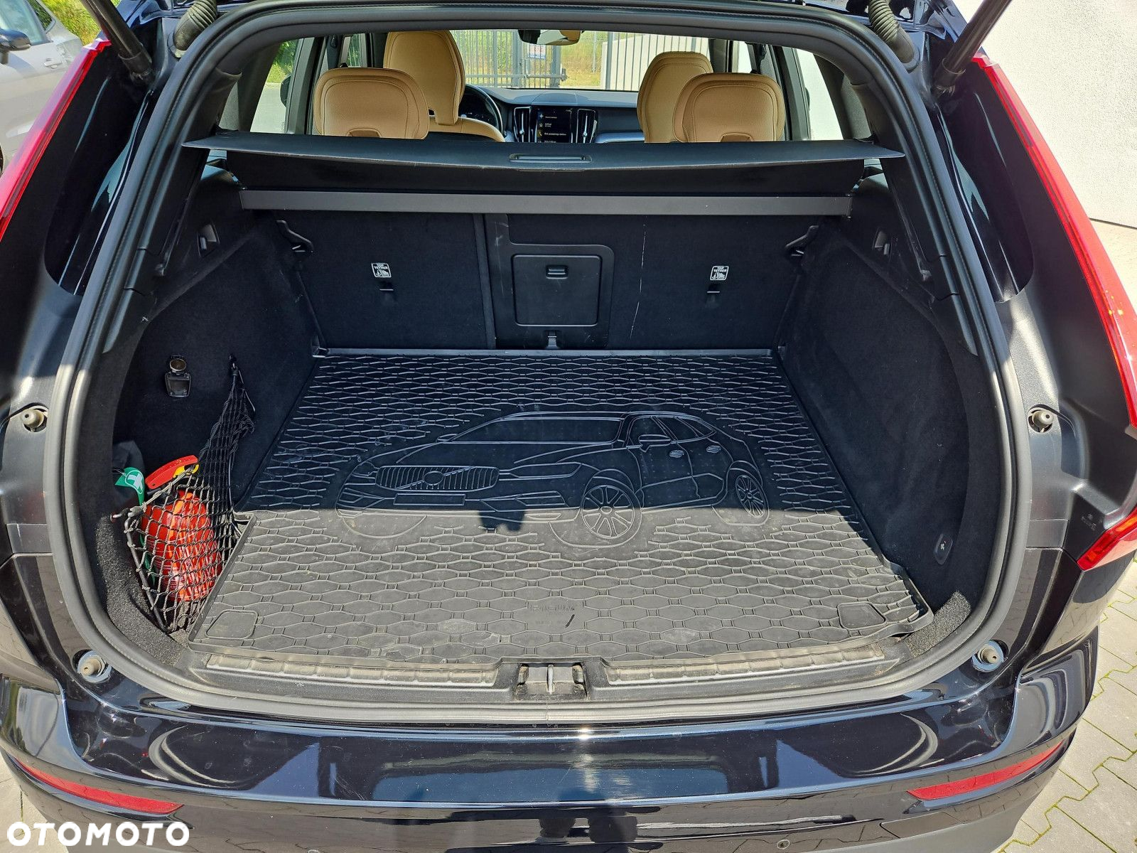 Volvo XC 60 B4 D AWD Momentum Pro - 33