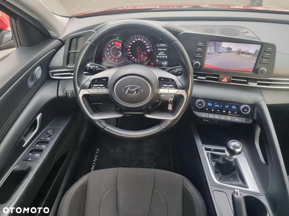 Hyundai Elantra 1.6 Smart - 28