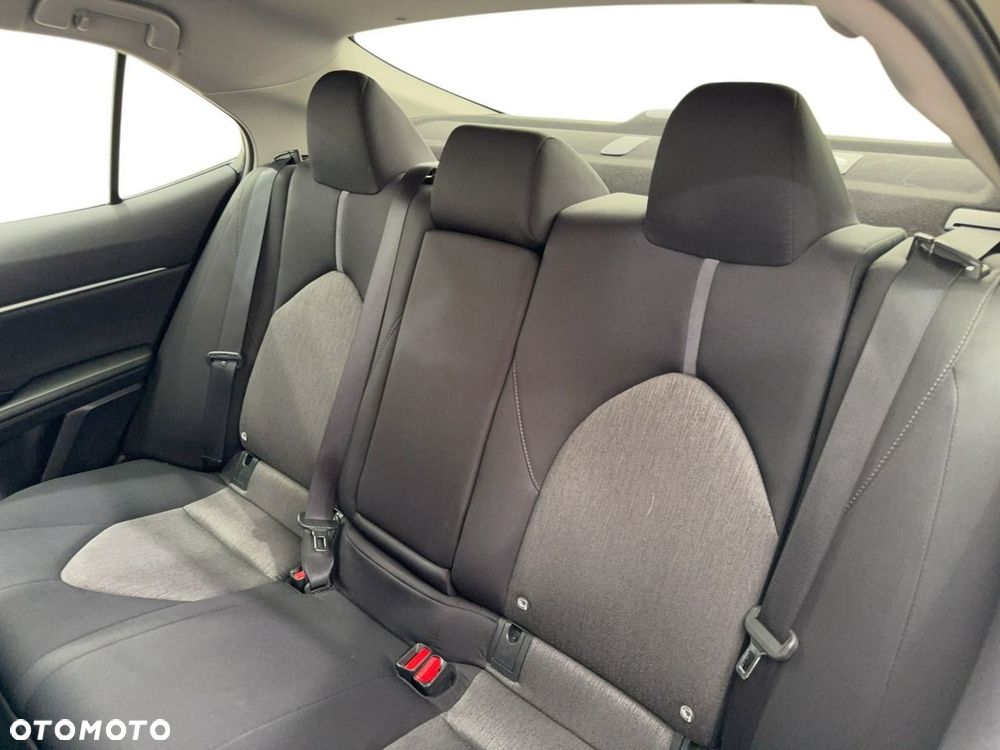 Toyota Camry - 13