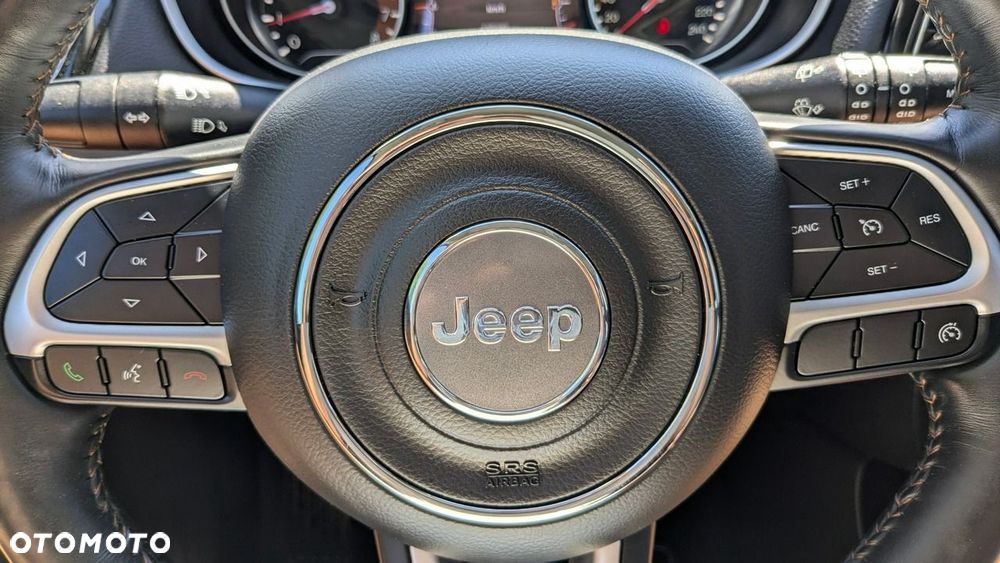 Jeep Compass - 32