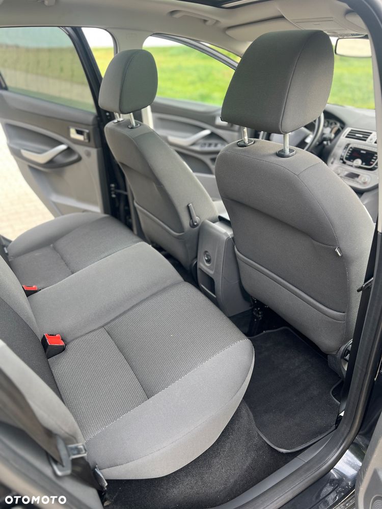 Ford Kuga 2.0 TDCi 2x4 Champions Edition - 20