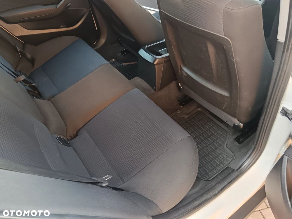 BMW X1 sDrive18i - 9