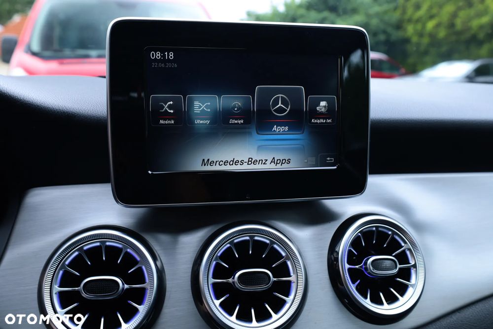 Mercedes-Benz CLA 180 AMG Line - 39