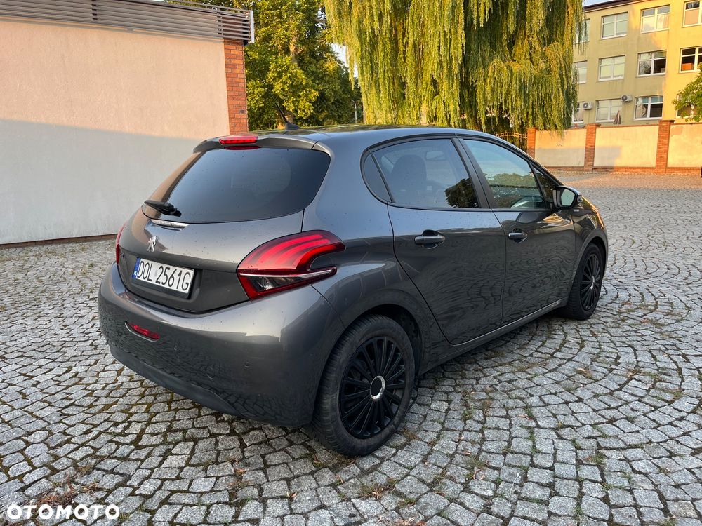 Peugeot 208 - 3