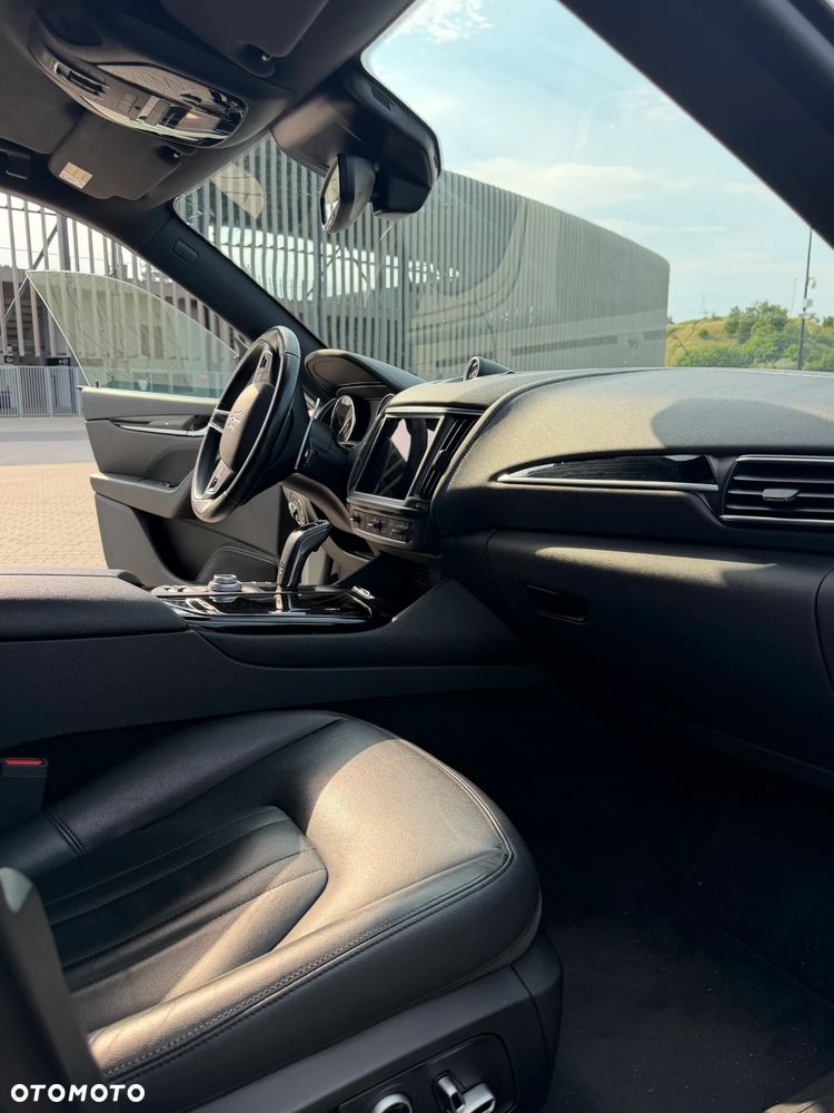 Maserati Levante Q4 - 10