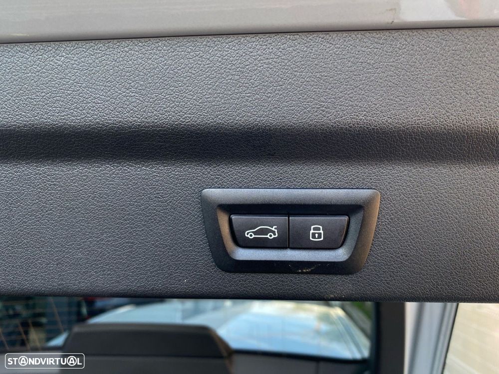 BMW iX2 eDrive20 Pack Desportivo M - 19