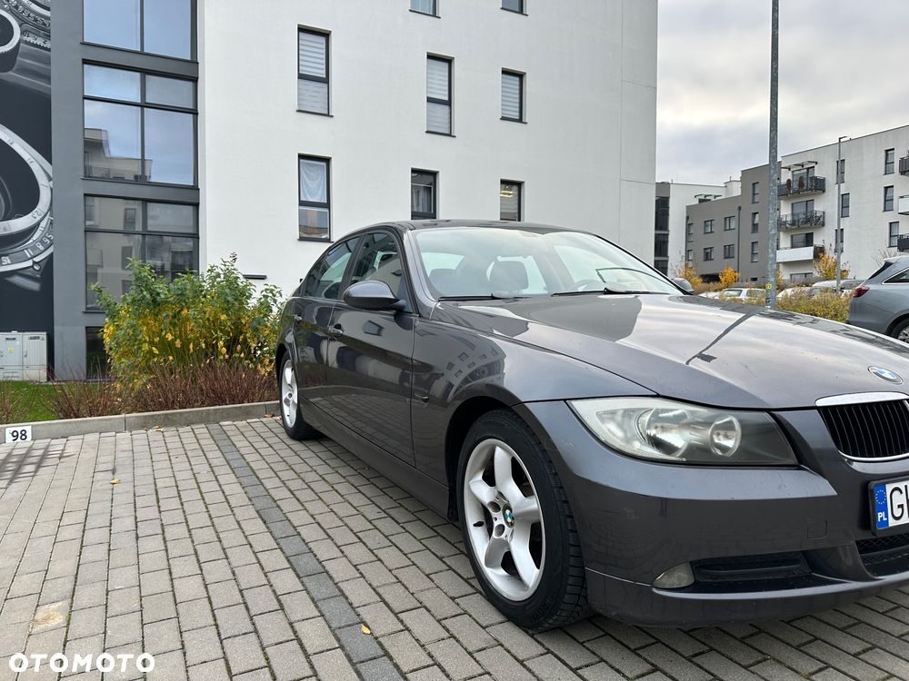BMW Seria 3 318i - 5