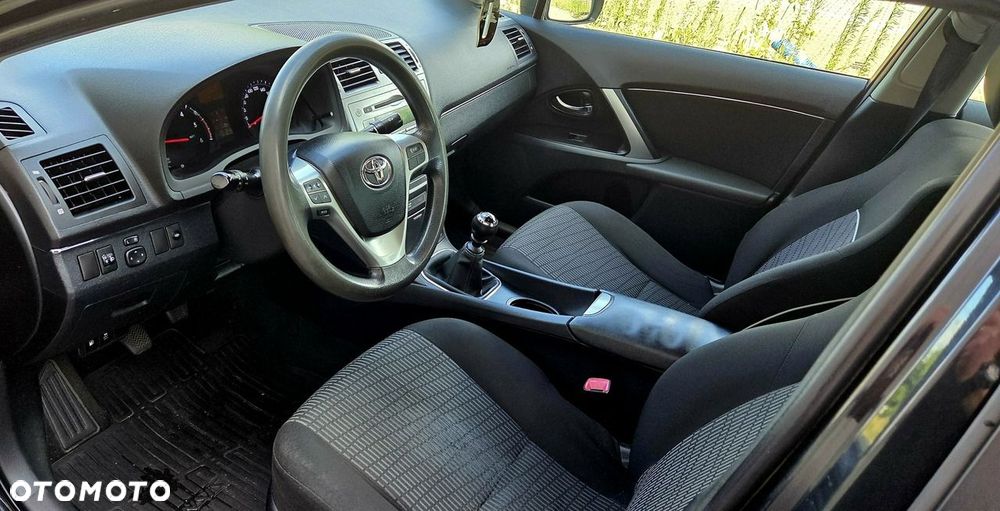 Toyota Avensis 2.0 D-4D Sol - 22