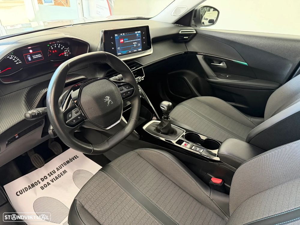 Peugeot 2008 1.2 PureTech Allure - 23