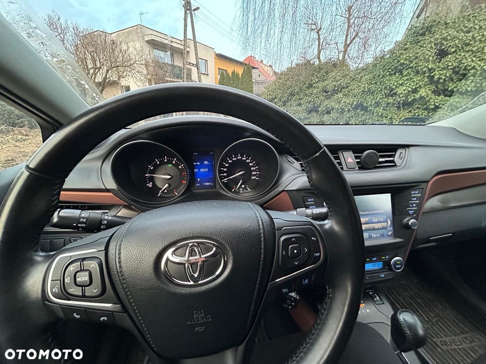 Toyota Avensis 1.8 Prestige MS - 10