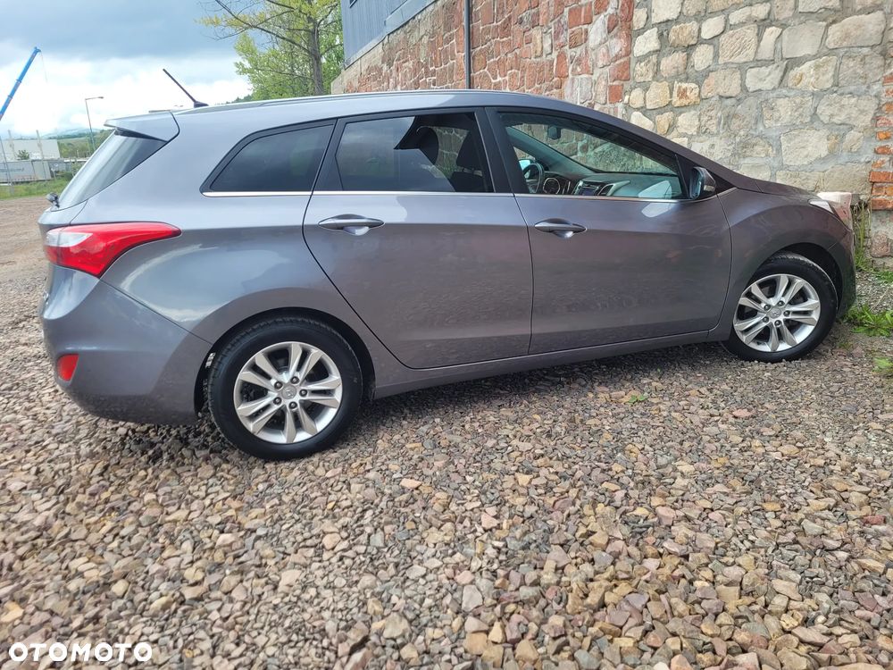 Hyundai i30 i30cw 1.6 Fifa World Cup Edition - 18