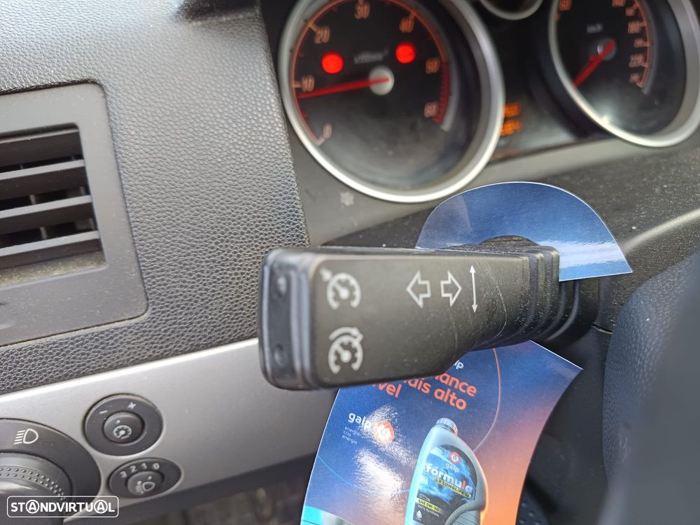 Opel Astra GTC 1.7 CDTI DPF Sport - 27