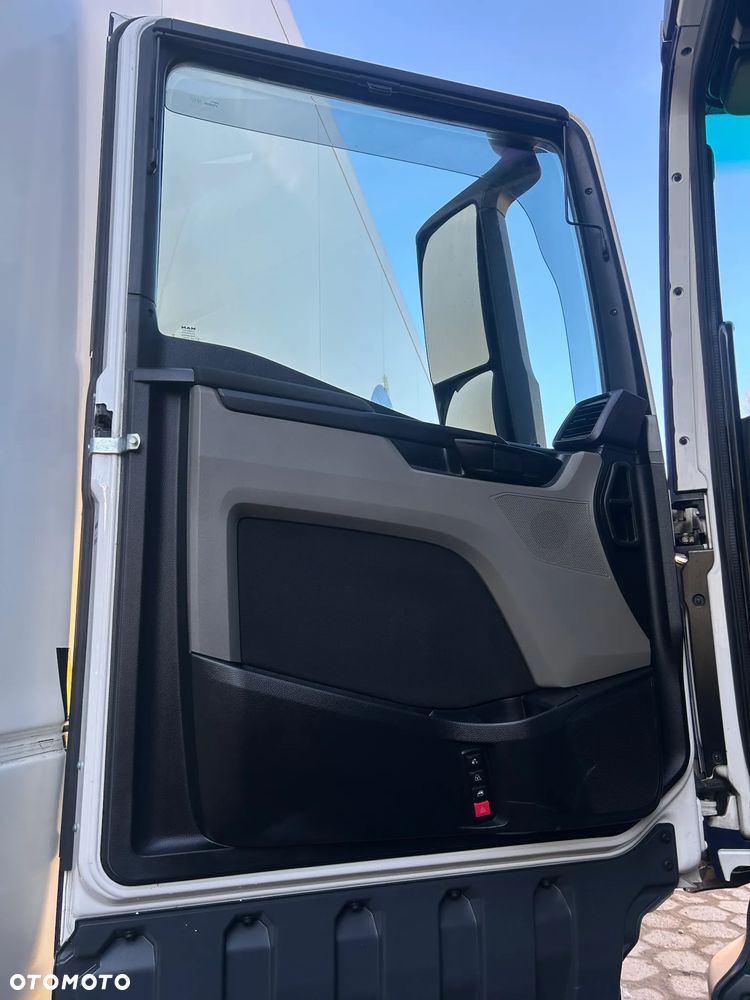 MAN TGX 18.430 MEGA / RETARDER / SALON POLSKA 3 SZTUKI / BIAŁY KOLOR OKLEJONY FOLIĄ / 1 WŁAŚCICIEL / MEGA / KLIMA POSTOJOWA / 2022 ROK PRODUKCJI !! - 17