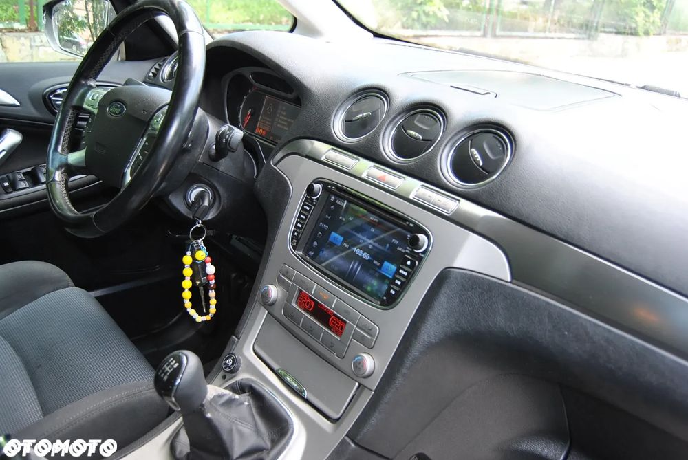 Ford Galaxy 2.0 Concept - 12
