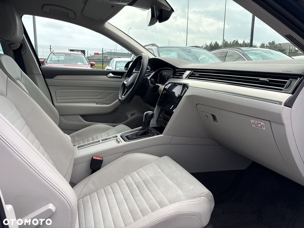 Volkswagen Passat 2.0 TDI Elegance DSG - 10