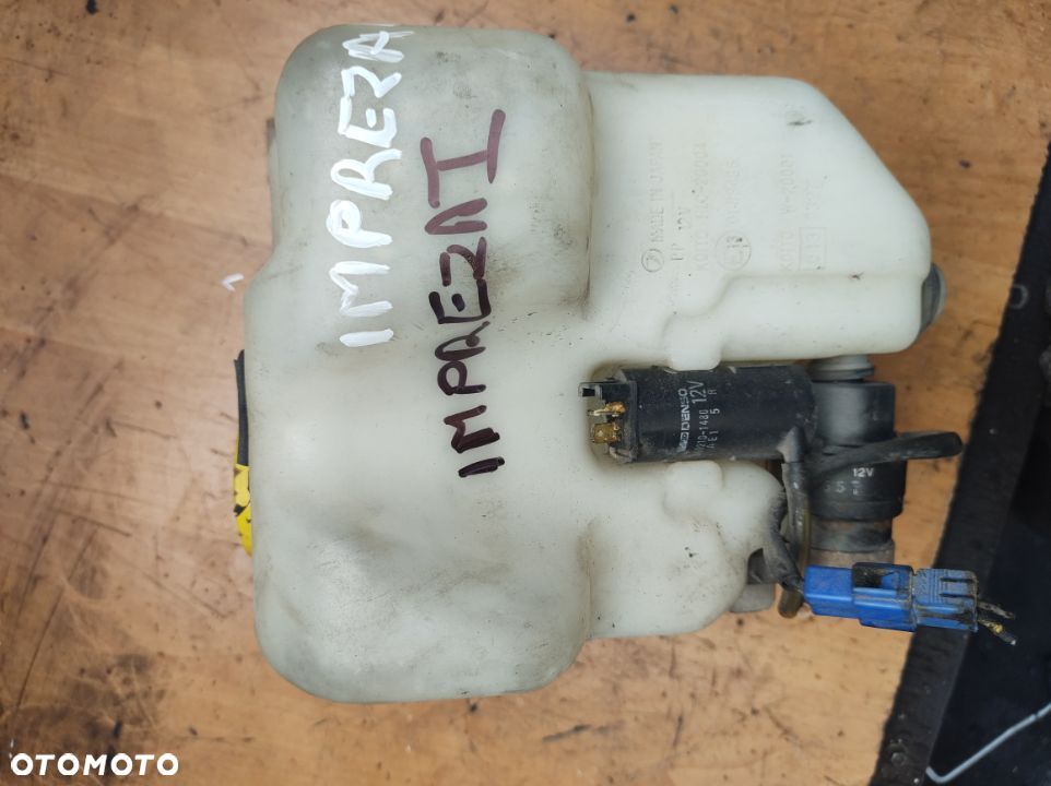 Subaru impreza I zbiorniczek spryskiwaczy - 1