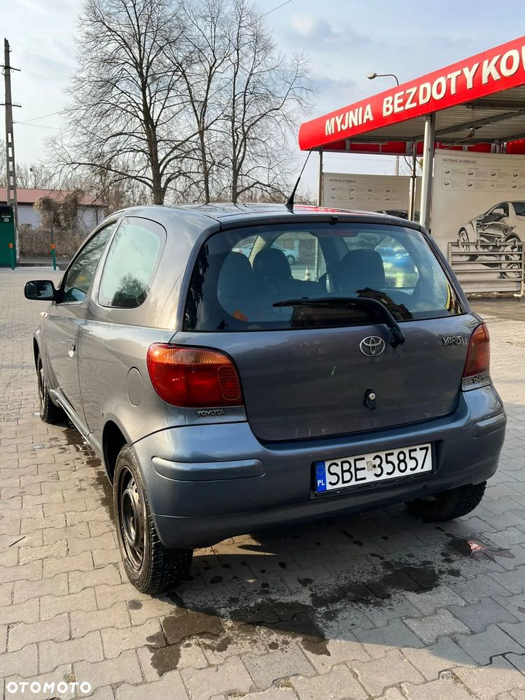 Toyota Yaris 1.4 D-4D Base - 5