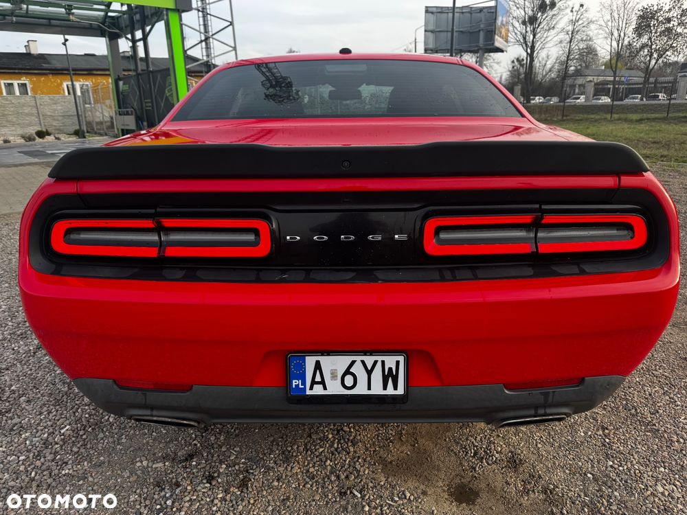 Dodge Challenger - 4