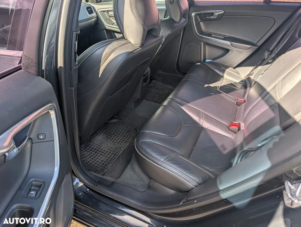 Volvo V60 D5 AWD Geartronic RDesign - 10