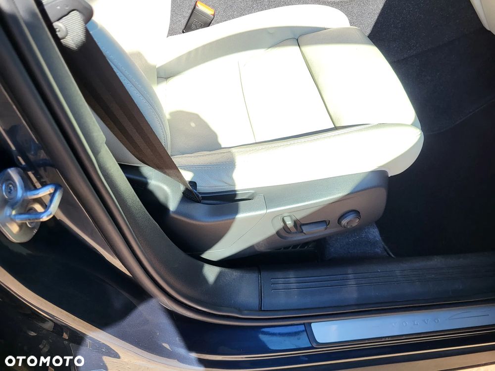 Volvo XC 40 T3 Geartronic Inscription - 34