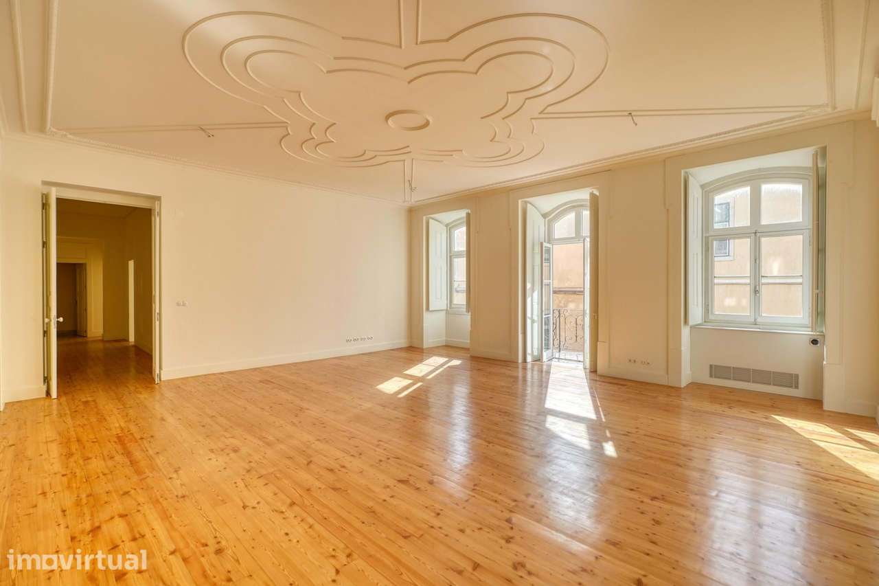 Apartamento T3 com 3 suítes e garagem no Palácio Shindler, Janelas Ver - Grande imagem: 4/35