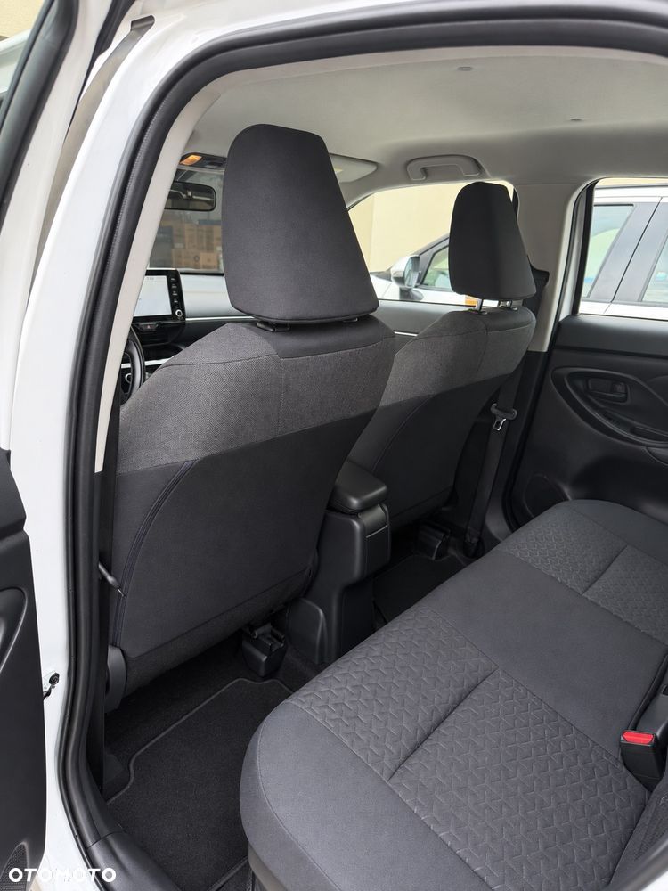 Toyota Yaris - 10