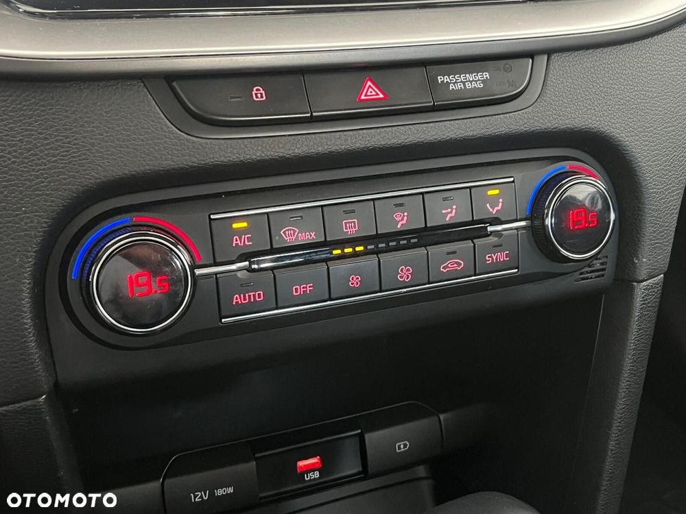 Kia Ceed - 26