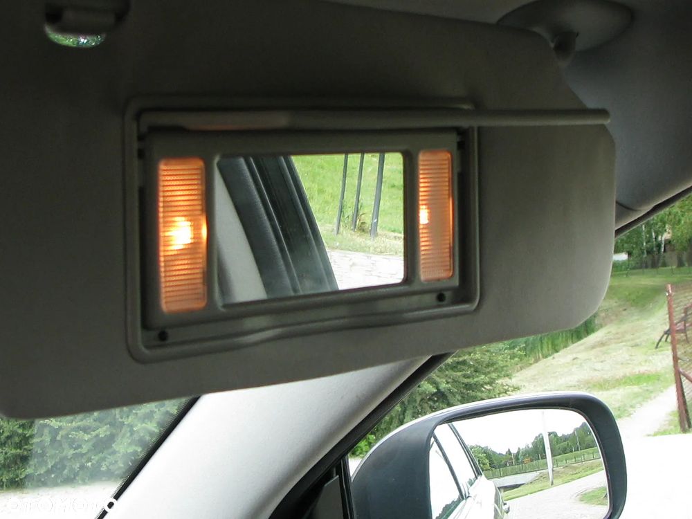 Toyota Avensis 2.0 VVT-i Executive - 20