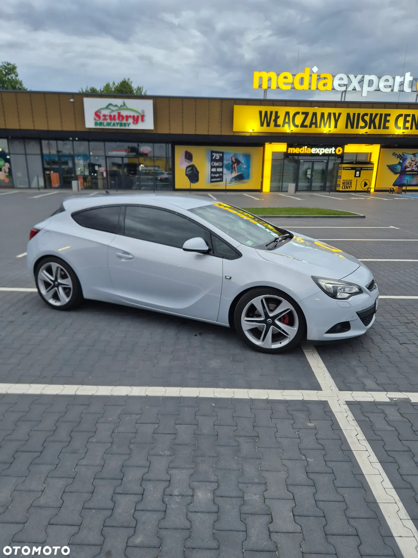 Opel Astra IV GTC 2.0 CDTI Sport S&S - 9