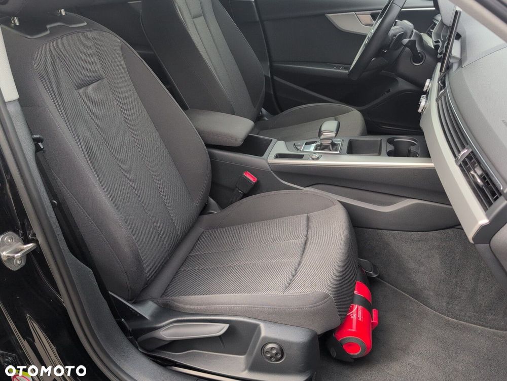 Audi A4 Limousine 35 TFSI mHEV Advanced S tronic - 14