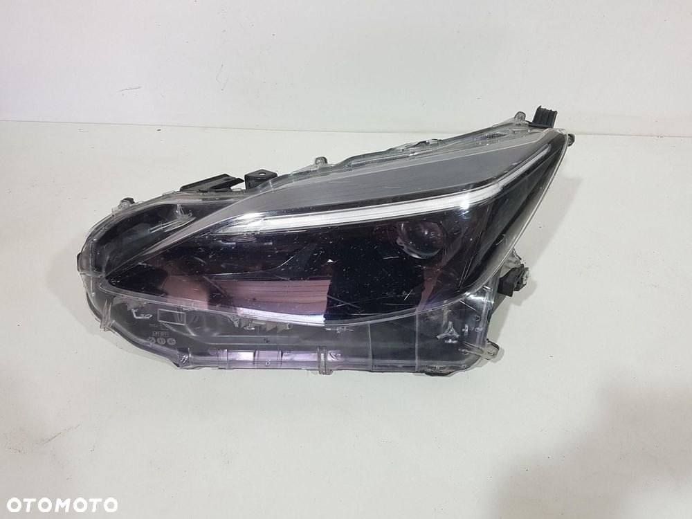 TOYOTA YARIS CROSS LAMPA PRZÓ PRZEDNIA LEWA FULL LED EUROPA ORYGINAŁ - 1