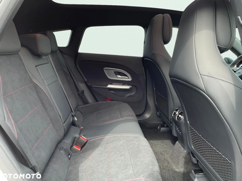 Mercedes-Benz CLA - 15
