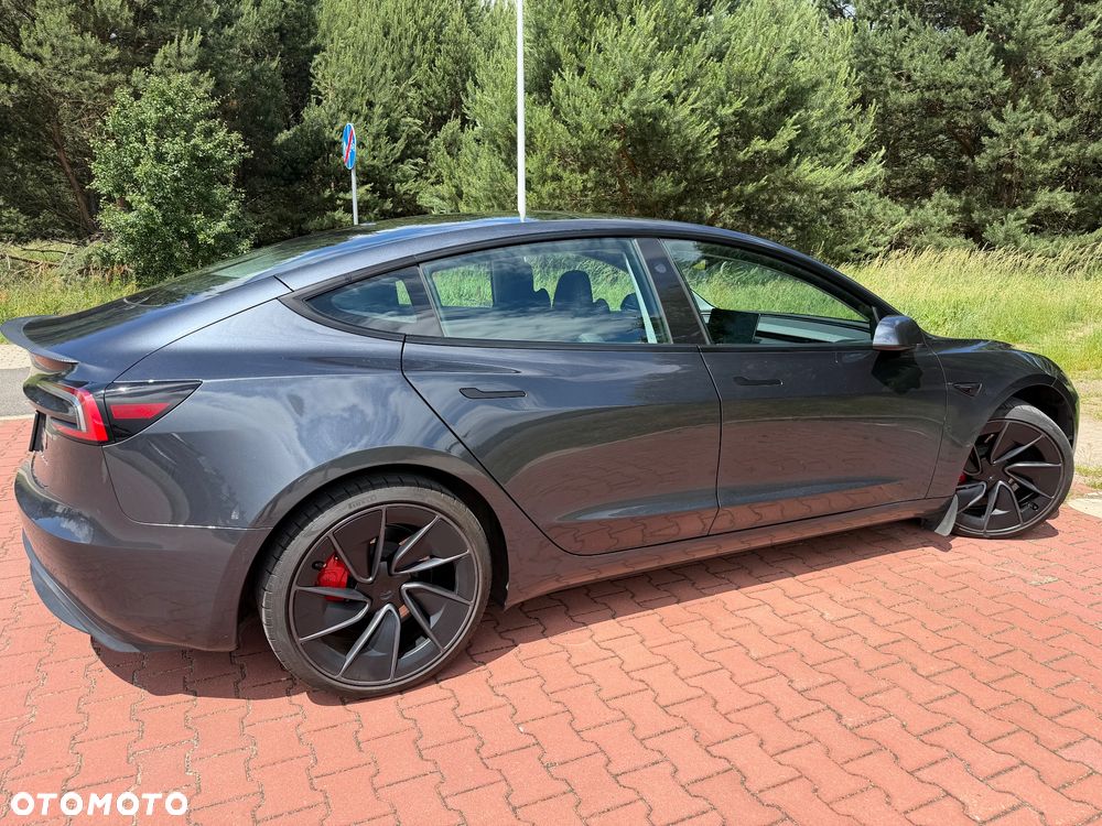 Tesla Model 3 AWD - 5