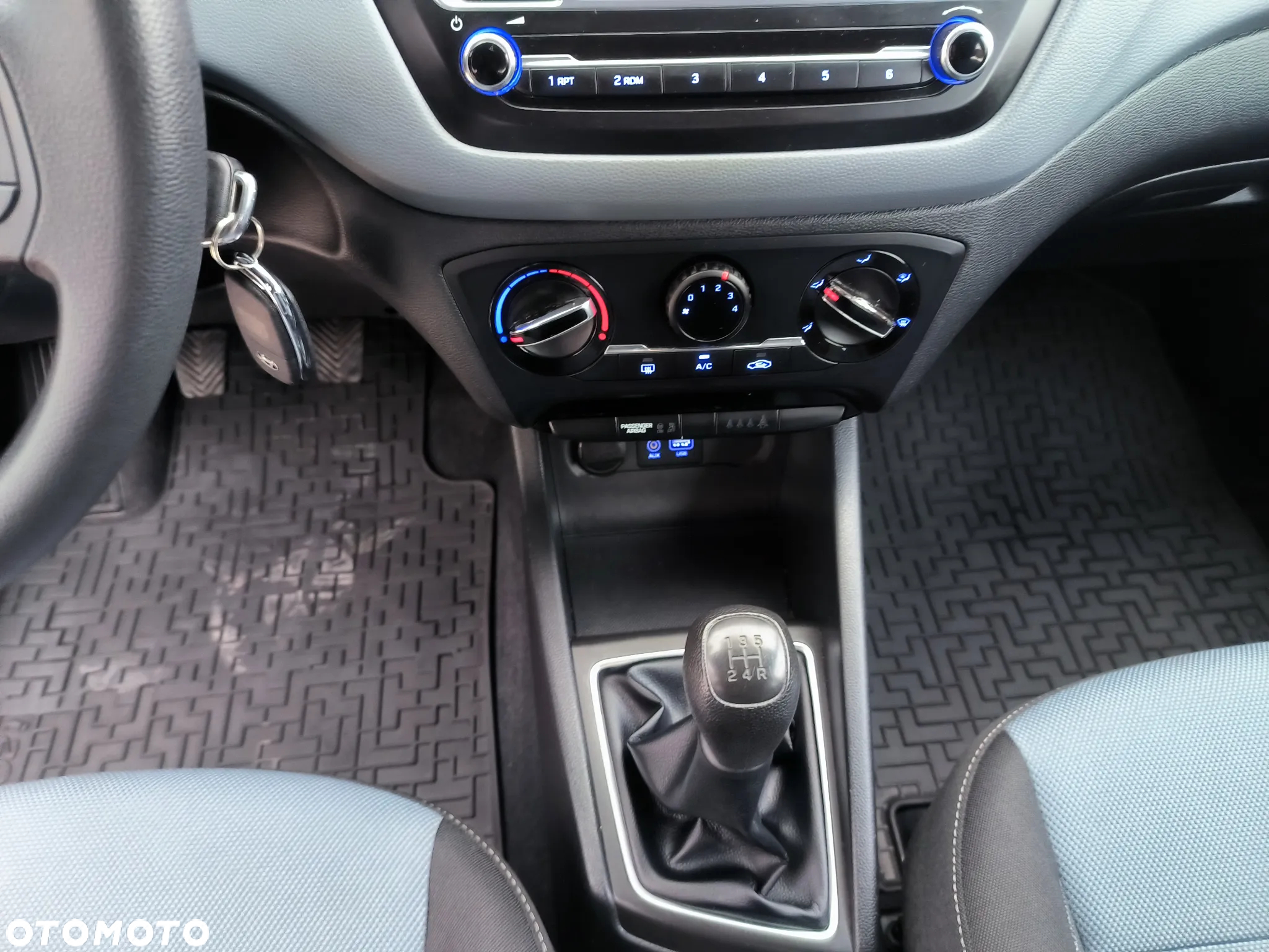 Hyundai i20 1.2 BlueDrive Classic + - 13